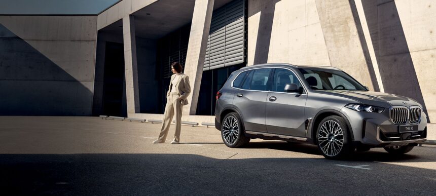 "BMW X5 - 96.00 लाख में उपलब्ध दमदार 281 BHP इंजन और 12 kmpl माइलेज के साथ"