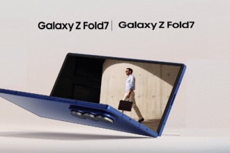 "Galaxy Z Fold 7 बनाम iPhone – Samsung के फोल्डेबल फोन के लॉन्च के बाद Apple यूजर्स के रिएक्शन को दर्शाती वायरल न्यूज़ इमेज"